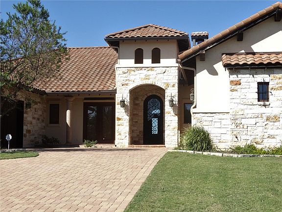 3rd image of 1100 Watercliffe Dr