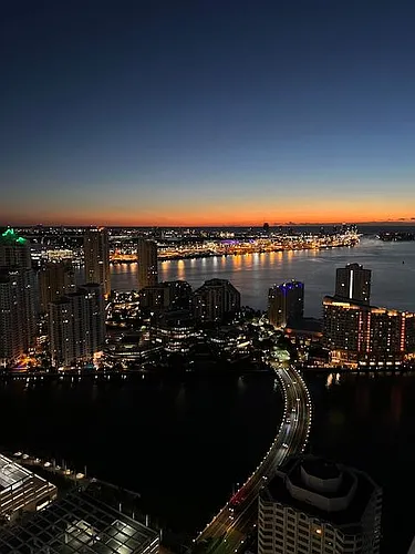 950 Brickell Bay Dr Photo 1