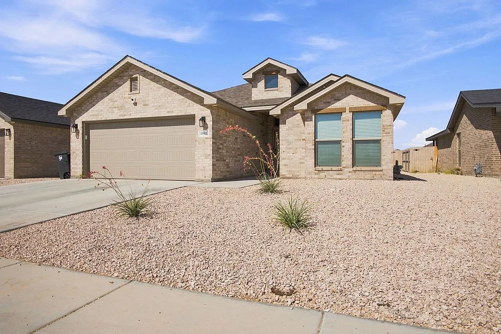 3 bed, 2.0 bath, 1794 sqft, $2,600 — Photo 2