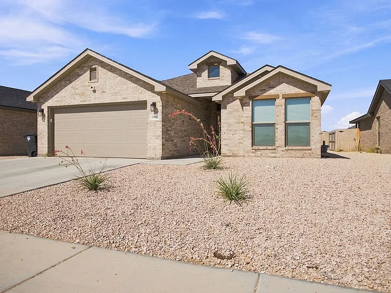 10401 Pronghorn Rd — Photo 2