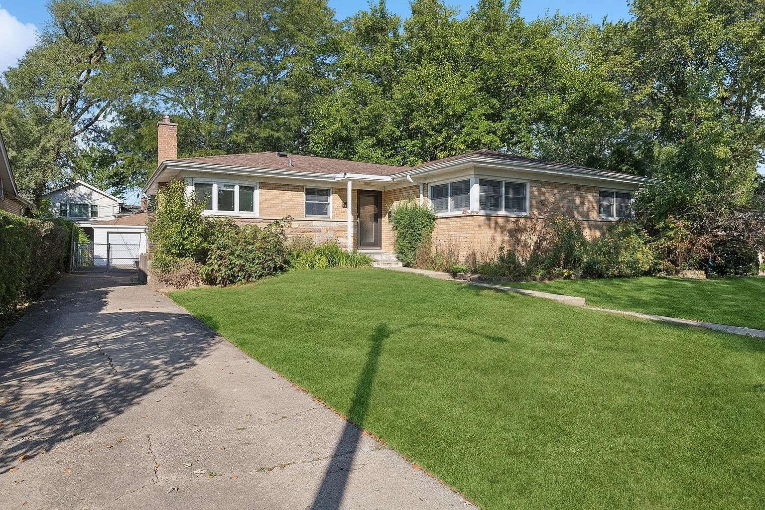 517 Romona Rd photo 1
