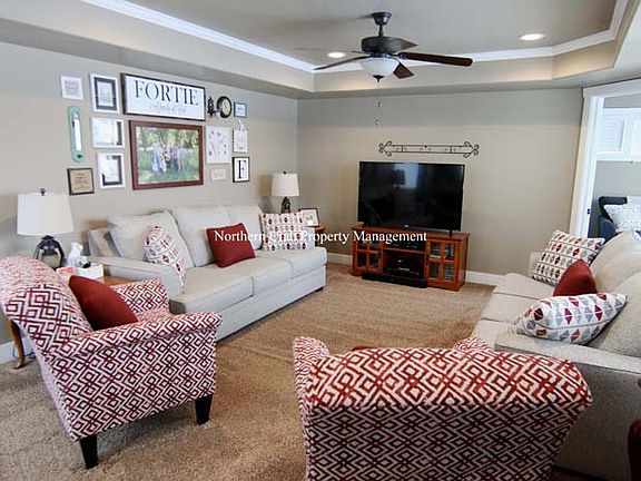 2 Living Room_06072023