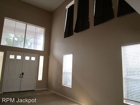 3rd image of 3052 Sabine Hill Ave