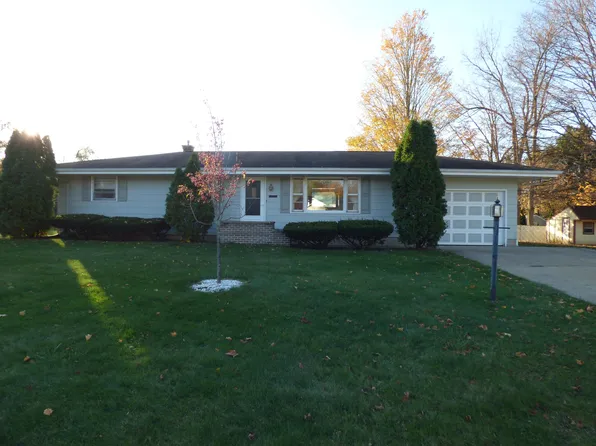 27139 Stuart St, Edwardsburg, MI 49112