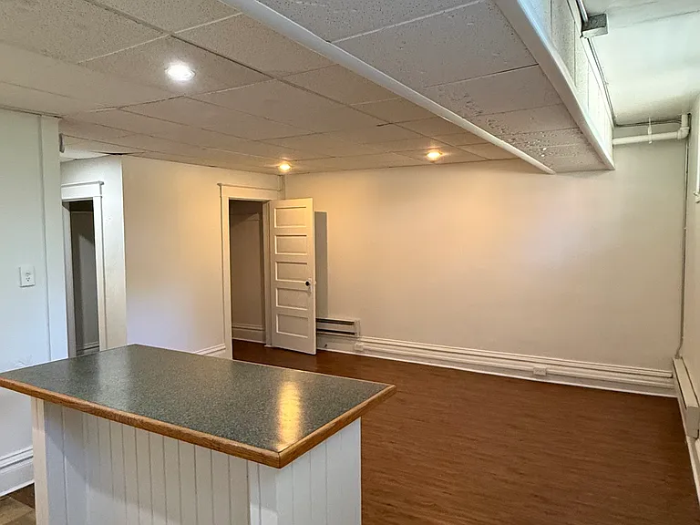 Highland Park Apartments — Photo 16