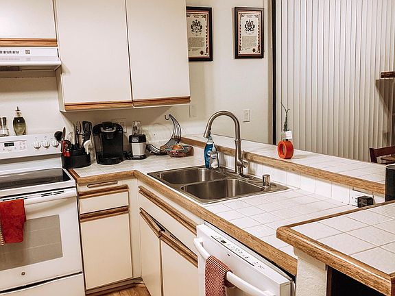 3rd image of 2438 Pleasant Way
