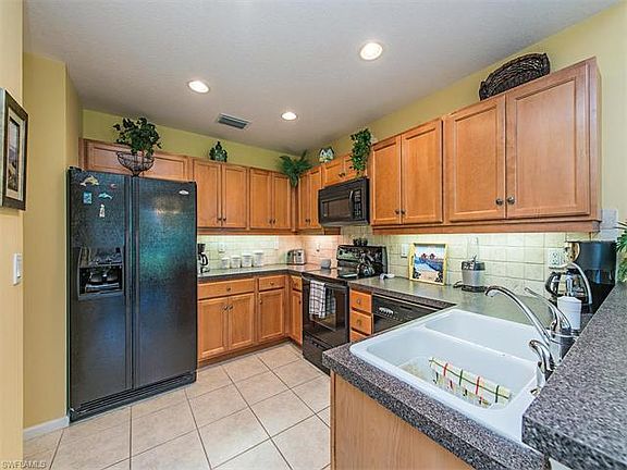 4th image of 6832 Ascot Dr Unit 101