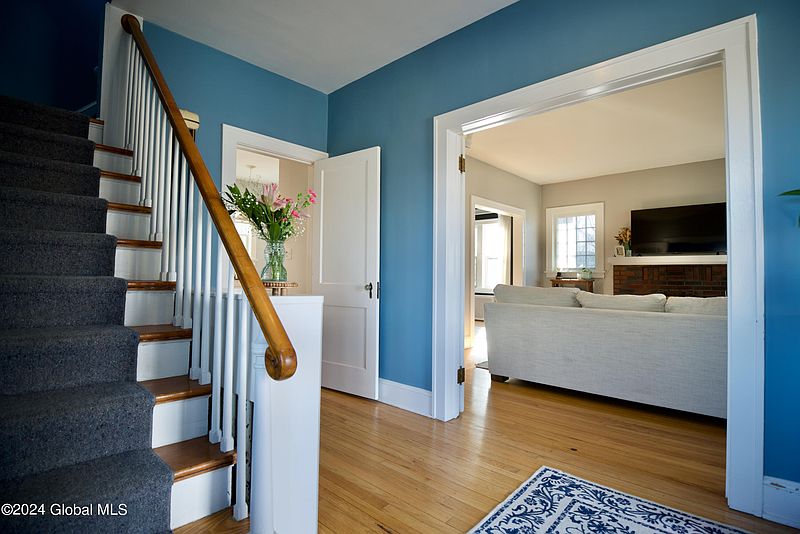 4th image of 2430 22nd Street