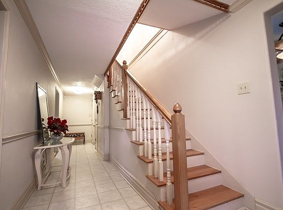 5th image of 930 Llano St