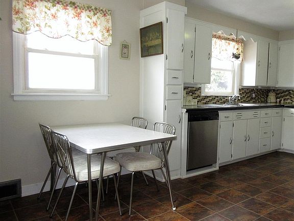 5th image of 1120 N 1st Ave