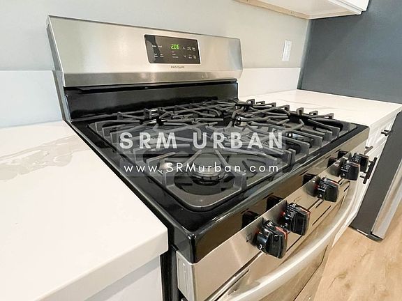 4th image of 914 17th St APT 20