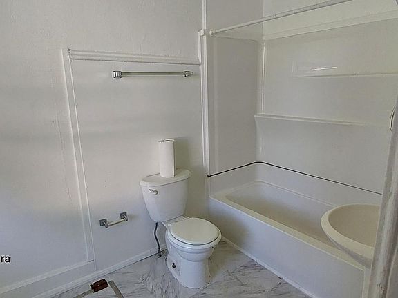 5th image of 467 Beaumont St Floor 1
