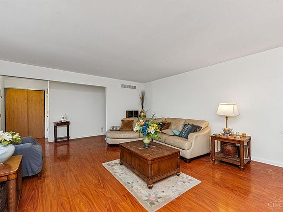 5th image of 10228 Springbeauty Ln