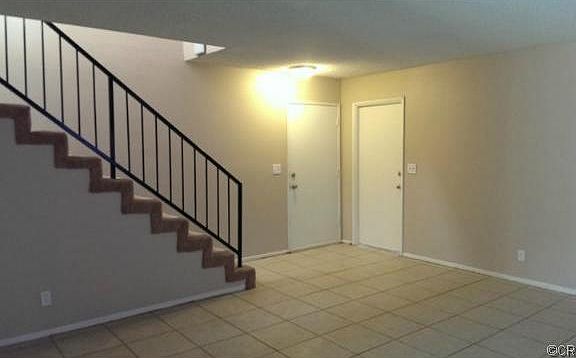 3rd image of 832 E 112th St
