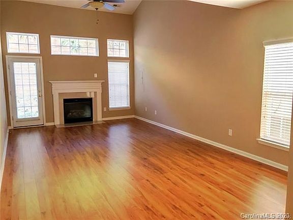 3rd image of 138 N Arcadian Way #138