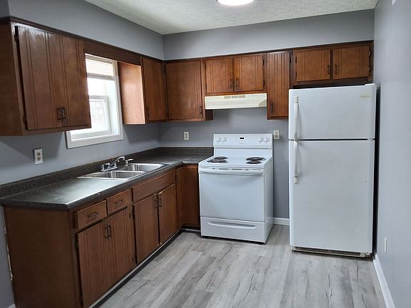 4th image of 355 Elmwood Dr APT 26