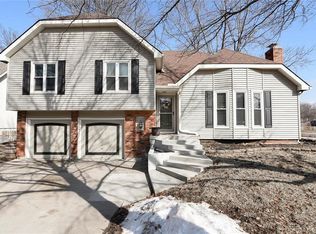 1012 S Winterbrooke Dr, Olathe, KS 66062
