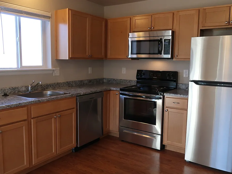 1724 Hampton S #102