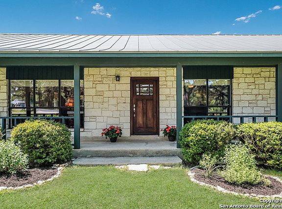 4th image of 28623 Whirlaway Cir