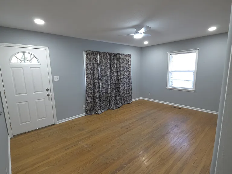 1350 Morton St — Photo 8