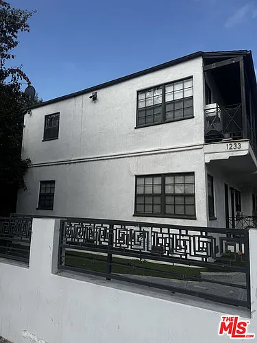 1233 Gordon St Photo 1