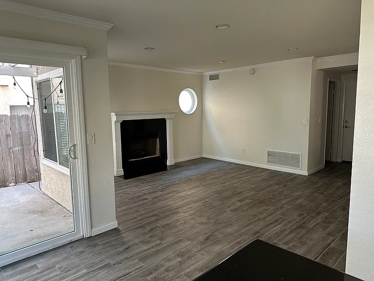 8179 Rimridge Ln — Photo 5