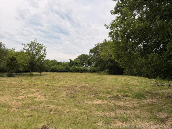 4718 E 472nd Rd, Claremore, OK 74019