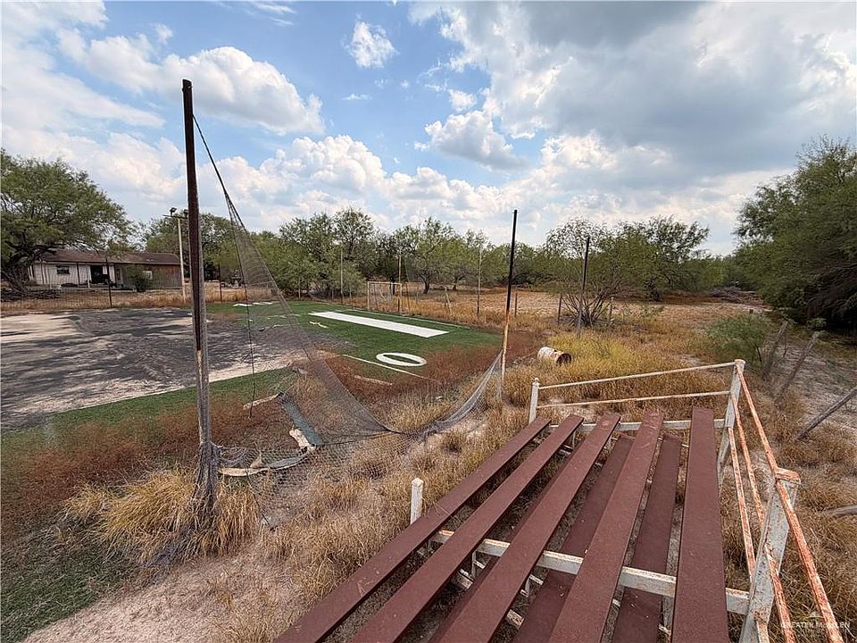 1st image of 146 La Carla Rd