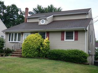 125 S McKinley Ave, Iselin, NJ 08830