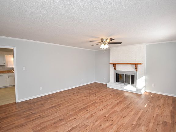 5th image of 1010 Melody Ln