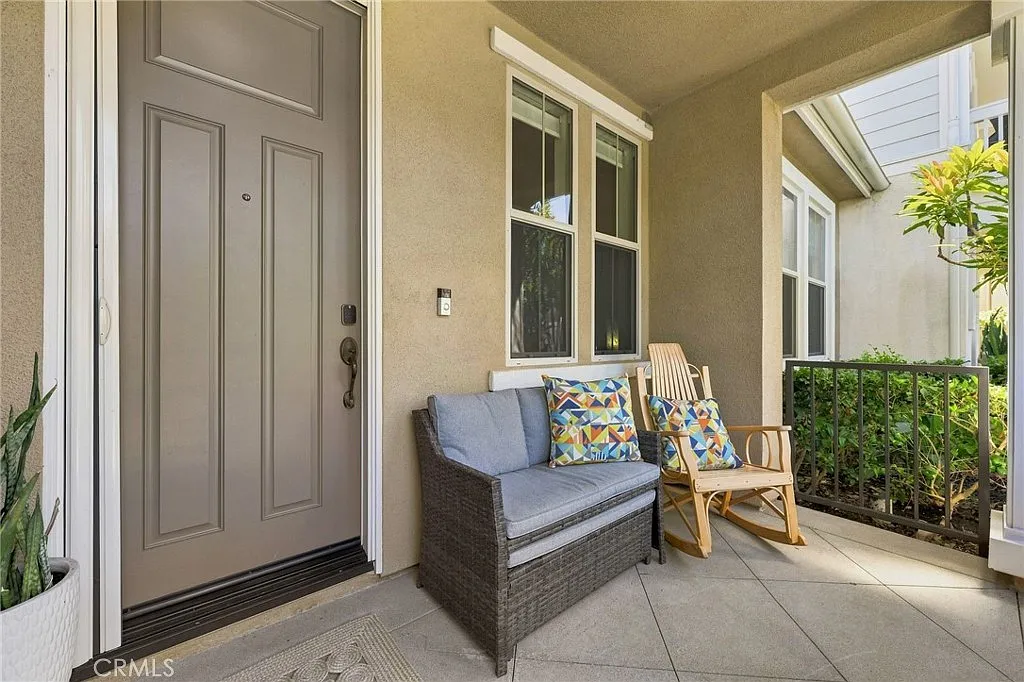 3 bed, 2.5 bath, 1875 sqft, $5,950 — Photo 4