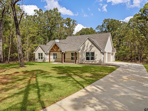 2nd image of 15212 Maple Leaf Ct