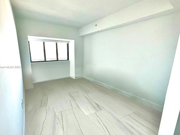 4th image of 650 NE 32nd St Unit 4201