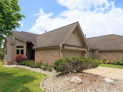 29441 S Meadowridge, Farmington, MI, 48334