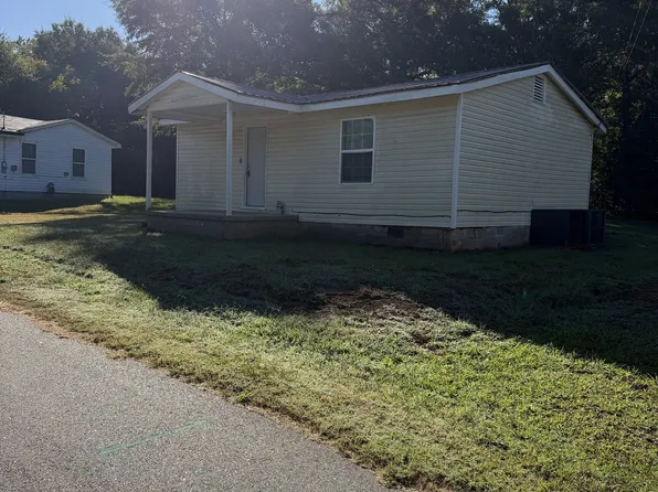 54 Geter Cir, Newnan, GA 30263