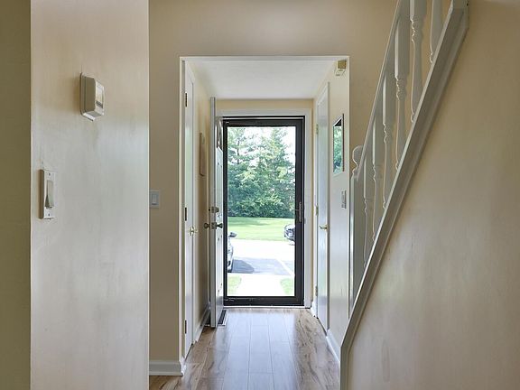 3rd image of 534 Foxtrail Cir W #26