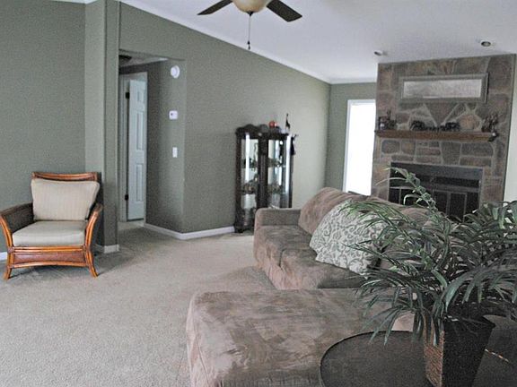 5th image of 23 Ashton Dr
