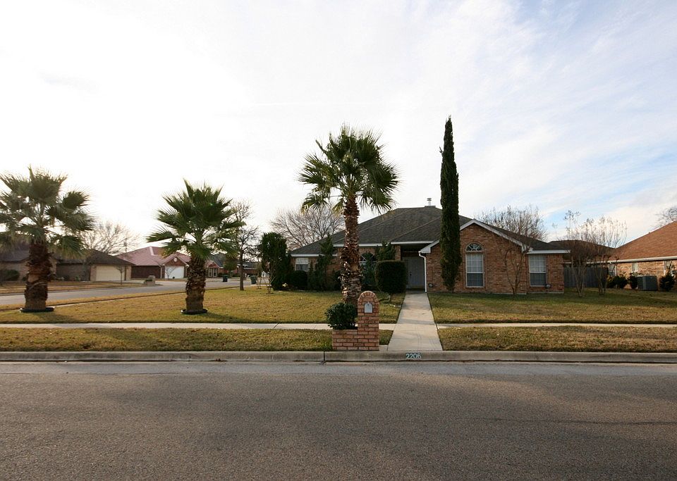 1st image of 2206 Southport Dr
