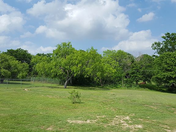3rd image of 333 Wendy Ln