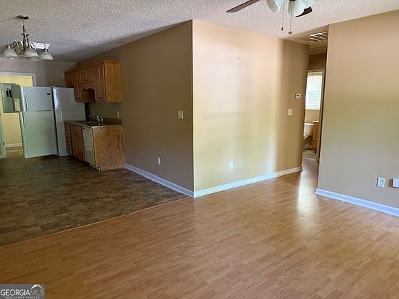 3rd image of 57 Crestwood Dr