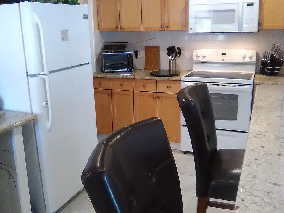 1st image of 220 Finley Ave