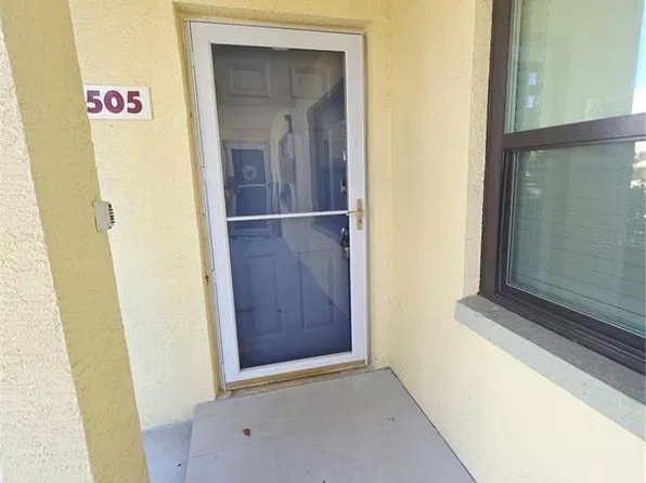 6125 113th St APT 505, Seminole, FL 33772