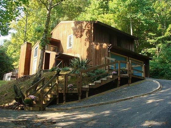 2nd image of 803 Vernon Cir