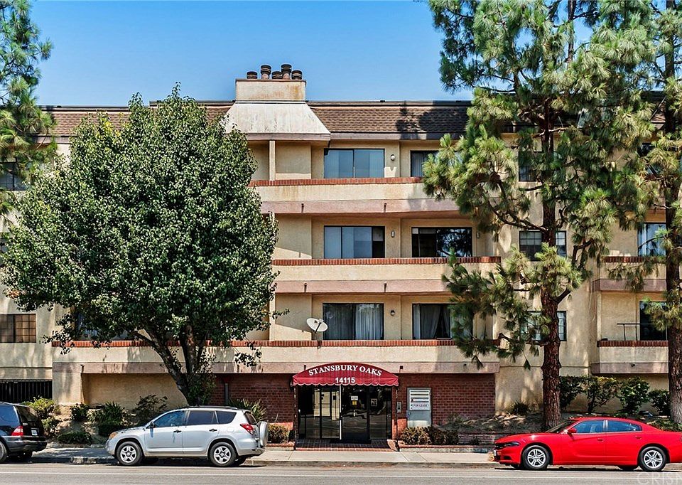 1st image of 14115 Moorpark St APT 305