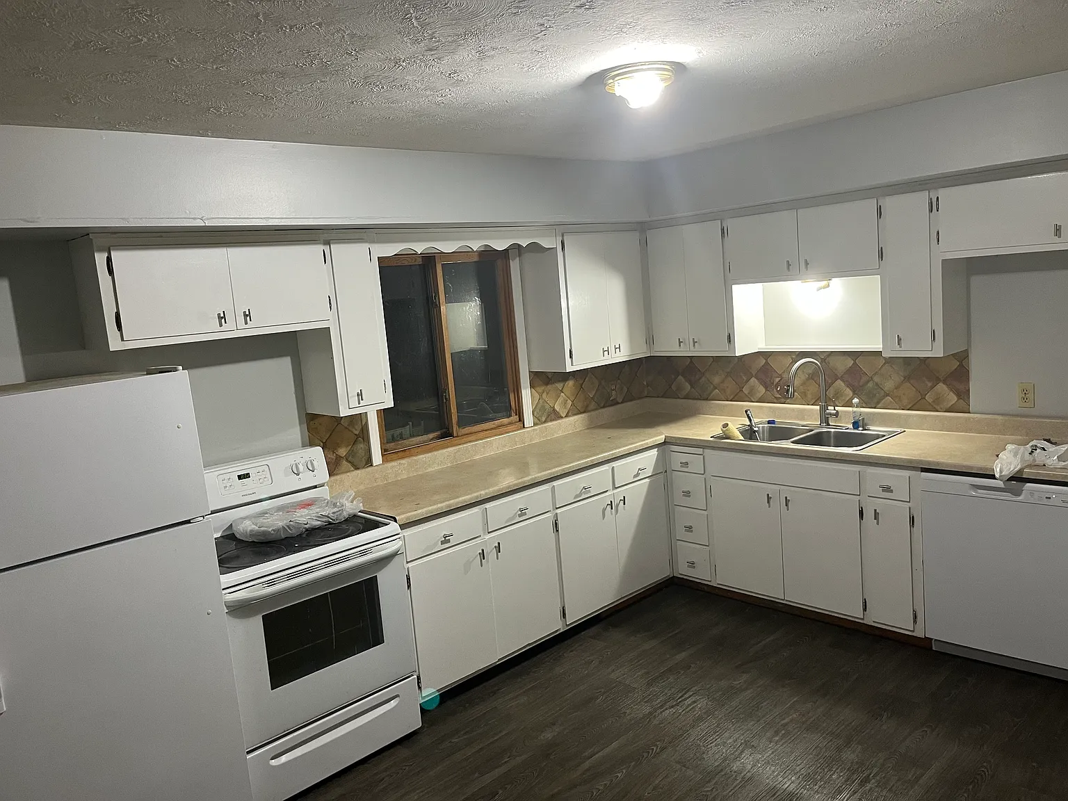 3 bed, 1178 sqft, $1,800 — Photo 2