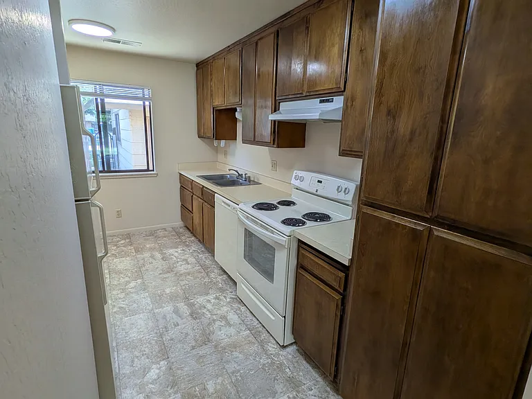 285 Saint Michael Ct #B — Photo 8