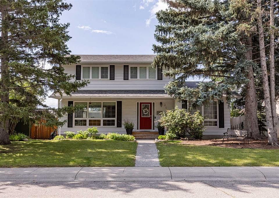 1st image of 311 E Glamorgan Cres SW