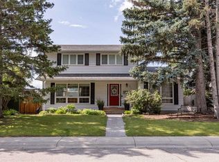 311 E Glamorgan Cres SW, Calgary, AB T3E 5B7