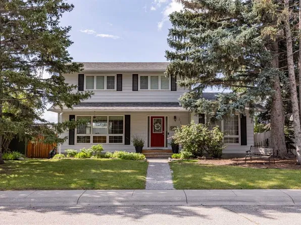 311 E Glamorgan Cres SW, Calgary, AB T3E 5B7