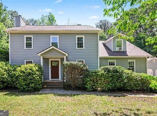 215 Hampton Woods Dr, Fayetteville, GA 30215